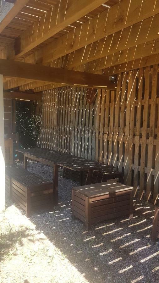 Gite De Mougeres Caux Exteriör bild
